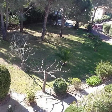 Daire Nice Apt With Terraces Swimming Pools Parking
