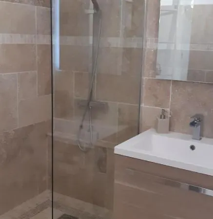 Daire Nice Apt With Terraces Swimming Pools Parking